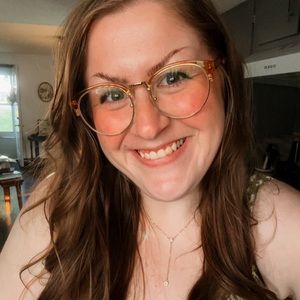 Meet your Posher, Emily